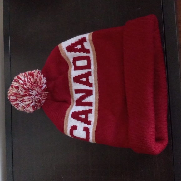 Home Is Canada Toque - Picture 2 of 3